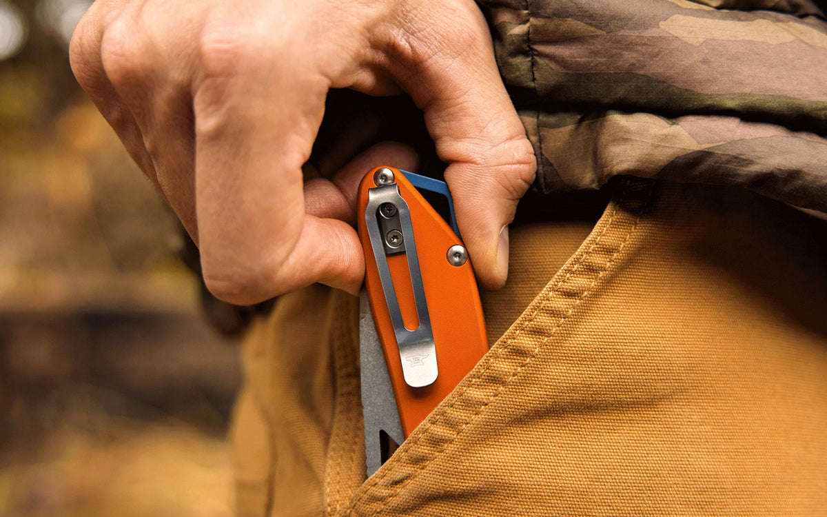 Buck Knives 724 Mustang Folding Knife - Orange color. Model 0724ORS-B. 3-1/4" long blade. Modern EDC knife. Made in USA.