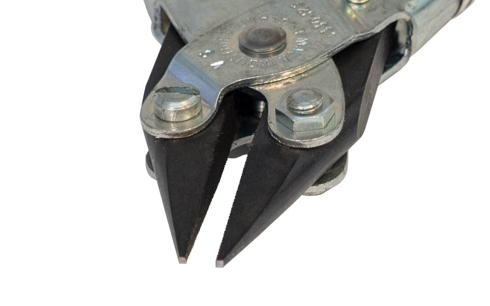 Maun Parallel Action Tapered Flat Nose Plier ~ Serrated Jaws Closeup