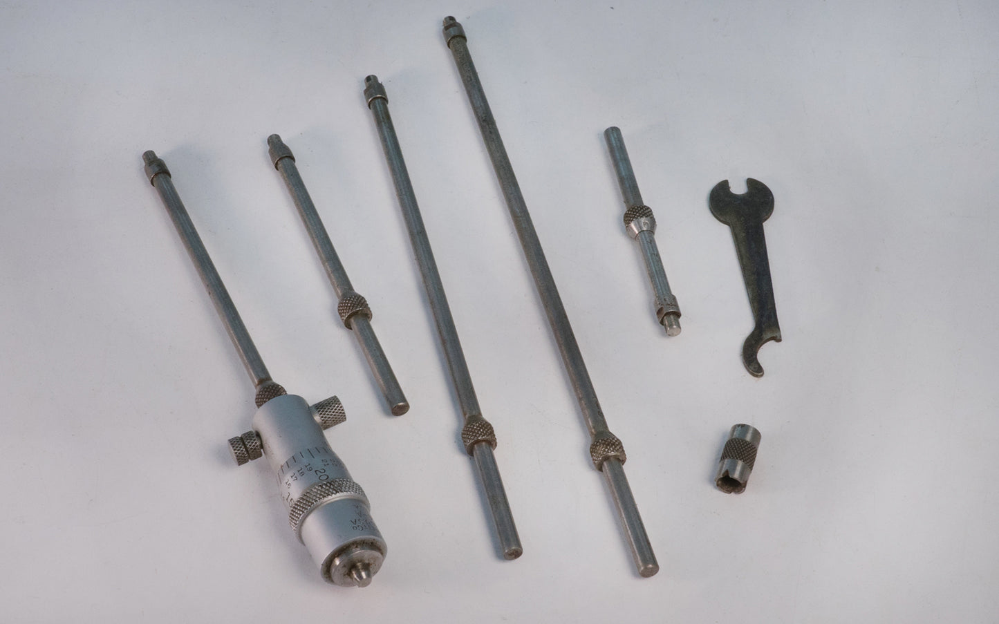 The Starrett 2" to 8" Solid Rod Inside Micrometer - USED. 50-200mm (2-8") Range, 0.01mm / .001" Grad. Model No. 124AZ. Made in USA.