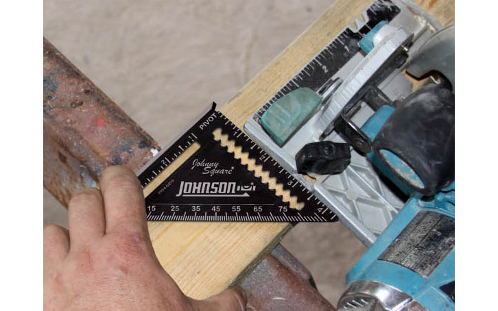 Johnson Level Model 1904-0450. Solid aluminum body with CNC machined edges for greater accuracy & durability. EZ Read laser etched high visible graduations & numbers. 1/4" & 3/8" dual heel sizes for quick & easy marking. Anti-glare protective coating. 2x4 board dimension markers. Johnson finish square. 049448904044