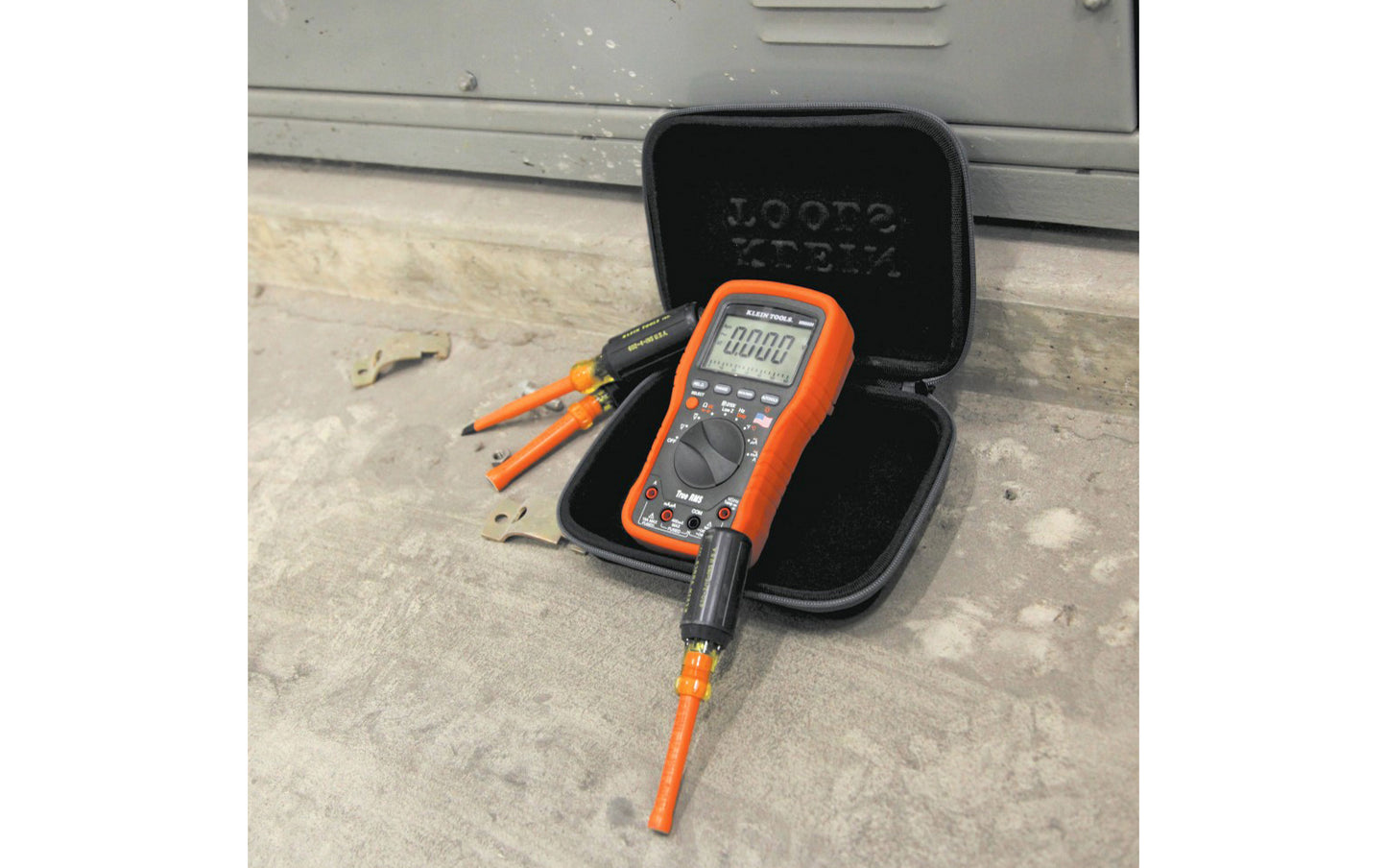 Klein Tools - Model 5139 - Hard shell protects tools, meters, small parts & tech devices - Polyester material - Soft interior lining - Hard outer shell protects items when in a tool bag or pouch - Klein Tradesman Pro Hard Case Large - Large Size - Durable zipper closure - Klein Hard Case to protect tools - Protection - 092644554353