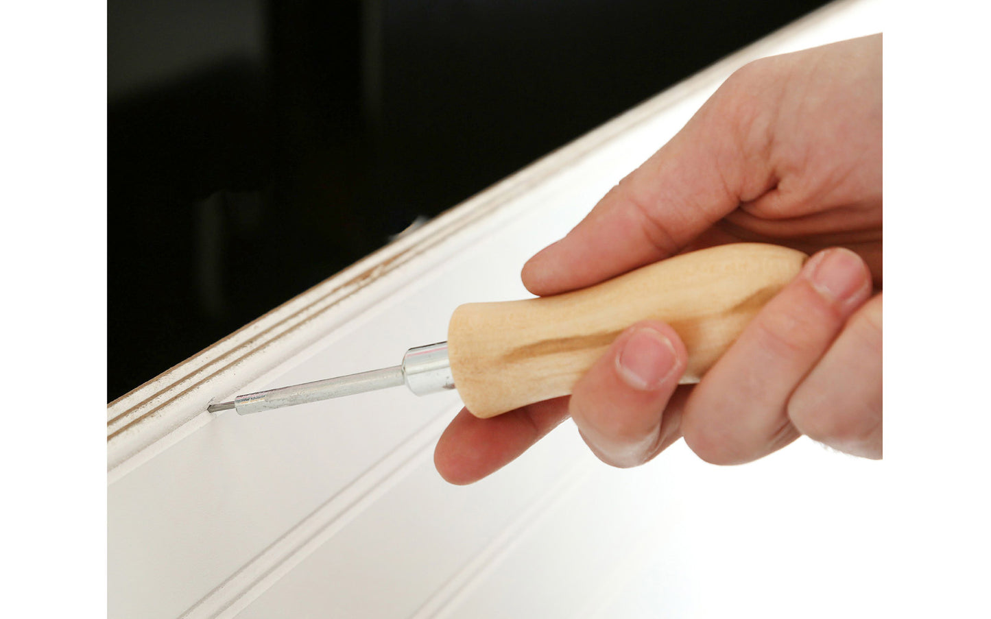 Magnetic Brad & Nail Driver gets the job done without marring surfaces. Ideal for working in tight corners & hard-to-reach spaces, the magnetic head holds the nail firm while downward pressure on an ergonomic solid wood handle easily inserts the nail. GreatNeck Model No. BD1