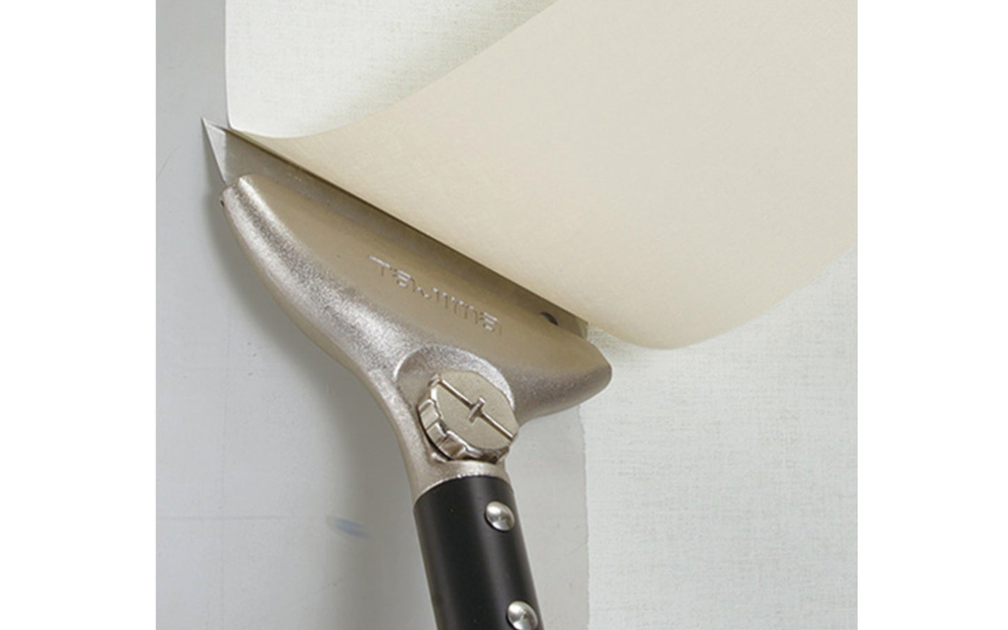 Tajima "Scrape Rite 600" Heavy Duty Scraper. Model SCR-L600. Designed for use with a hammer for scraping/chisel-like tasks. Includes (3) endura solid blades 18 mm (3/4") size - Model LCB-50S. 049296016142. Die cast aluminum head, reinforced shaft & steel end cap.