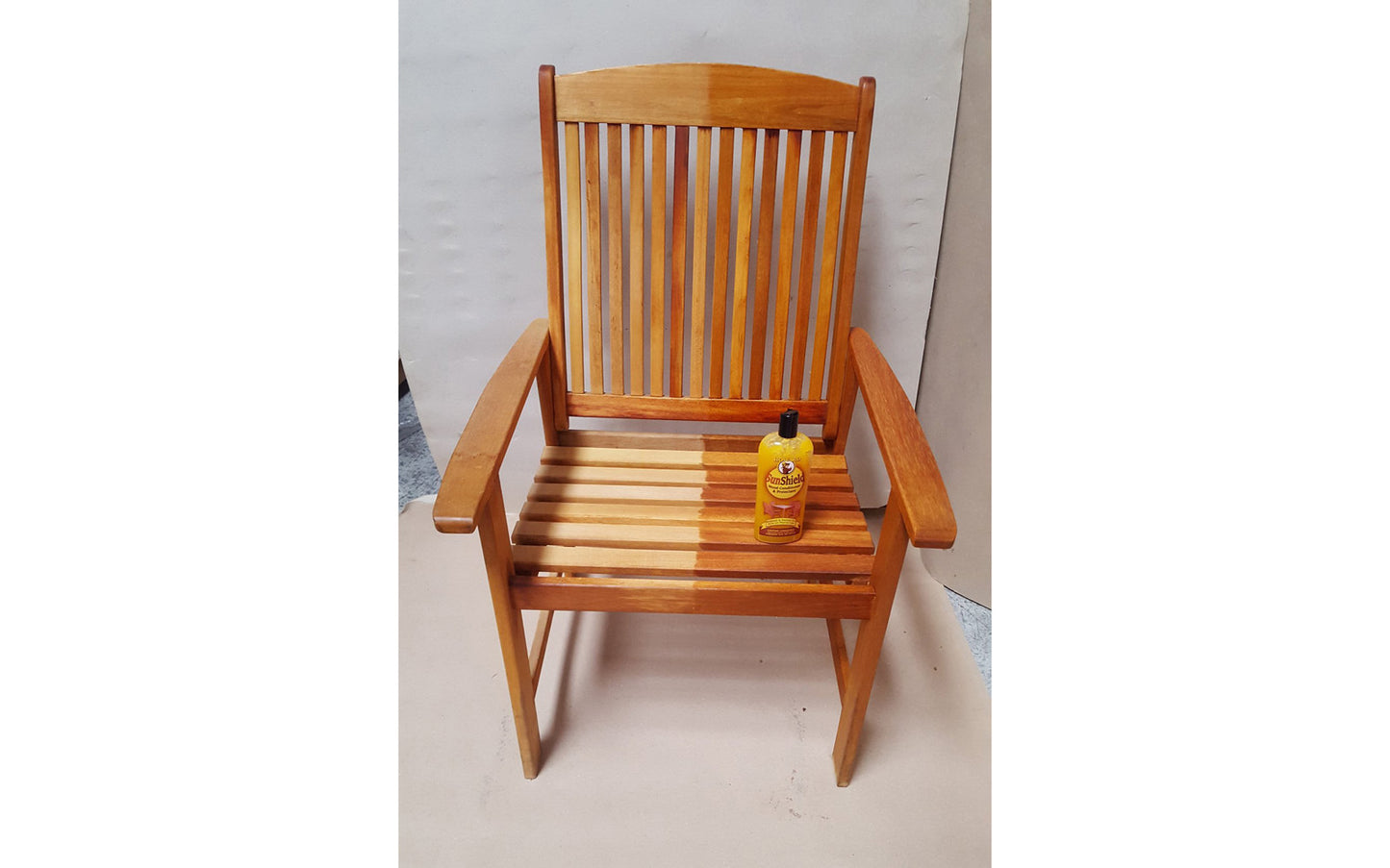 Howard Sunshield Wood Conditioner & Protectant - Beeswax & Orange Oil with UV Protection ~ 16 oz - Howard's Model No. SWAX16 - Prevents further drying & fading of wood finishes due to sun exposure, temperature variations, & moisture both indoors & outdoors - Made in USA