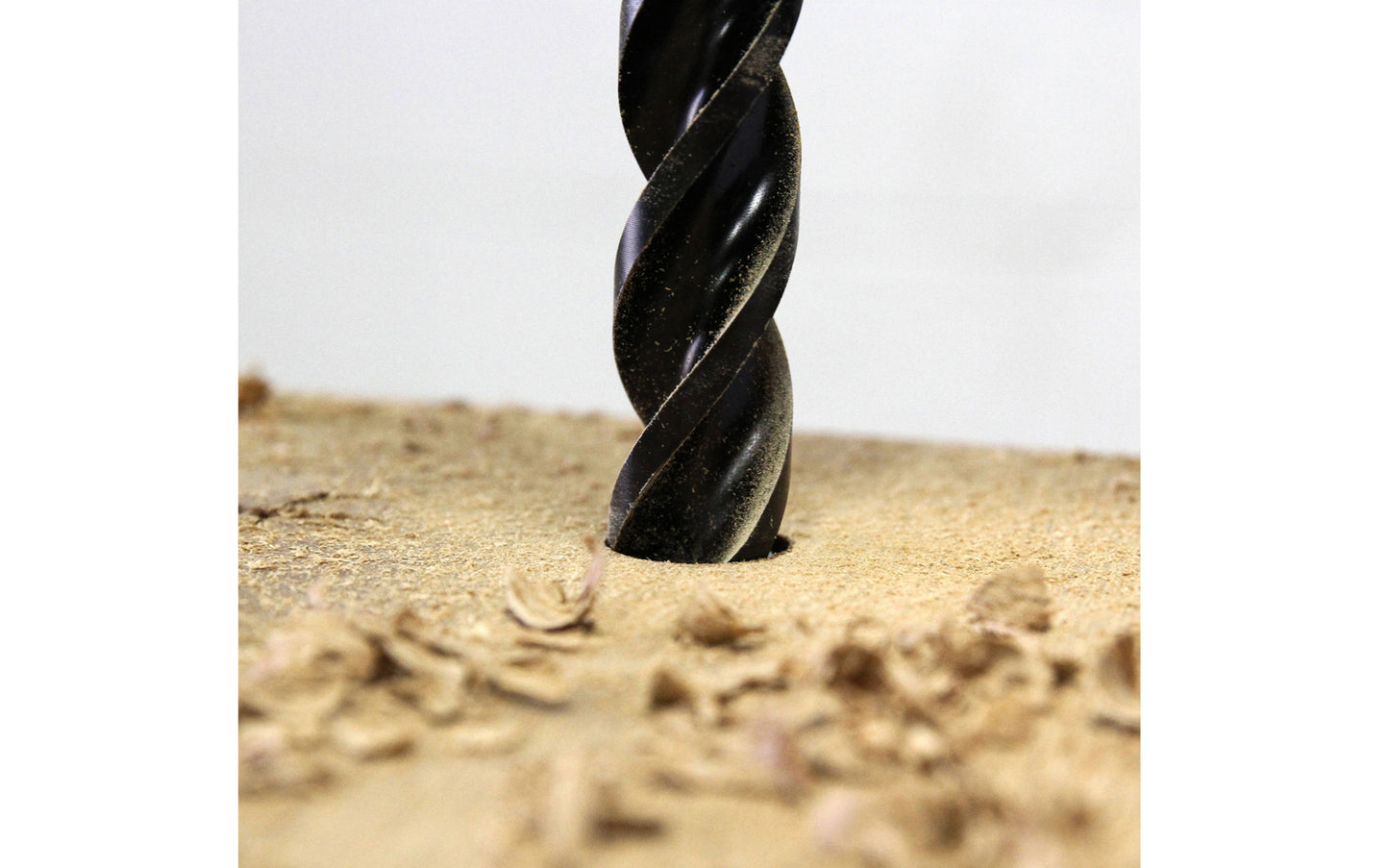 Wood Owl Tri-Cut Ultra Smooth Auger Bit ~ 7-1/2" Length - Tri-Cut design which consists of three precision-ground cutting edges & three flutes engineered for optimum performance - cutting spurs to scribe & bore extremely smooth holes - Made in Japan