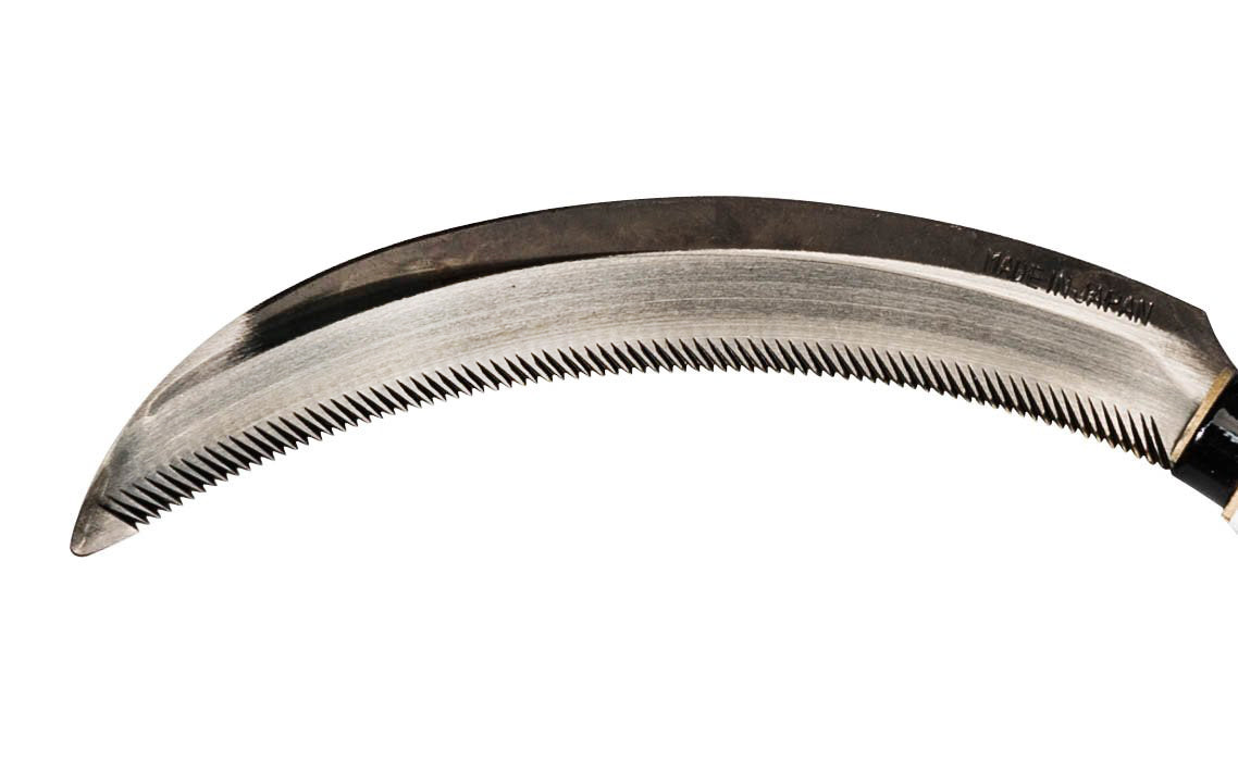 Traditional Japanese Nokogama flared handle hand-sickle great for outdoor landscaping needs. Made of high carbon steel, the blade of this weeder is very sharp with aggressive teeth & the blade is slightly curved for fast aggressive cutting. Noko Gama sickle will cut grasses, tough weeds, sod & turf, roots, stems.