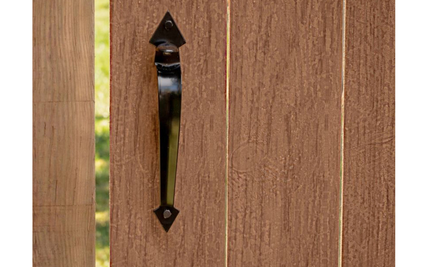 This Black Finish Gate Latch Set works like a heavy-duty barrel bolt plus deadbolt. Operates with thumb latch when in unsecured position. For use on in-swinging or out-swinging gates. Bolt can be padlocked. Fits gate up to 3" thick. National Hardware Catalog Model No. N178-616. 038613178618