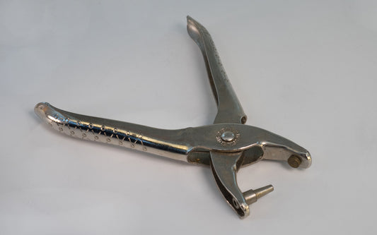 Maun Punch Plier - USED. 1/8" diameter spring punch. Made in England.