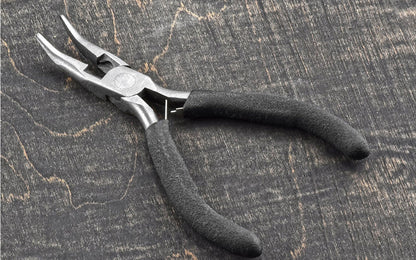 Basic & economy style 5" long bent nose pliers with smooth jaws. 55 HRC. Plier made of carbon steel. Double leaf spring. Made by SE.