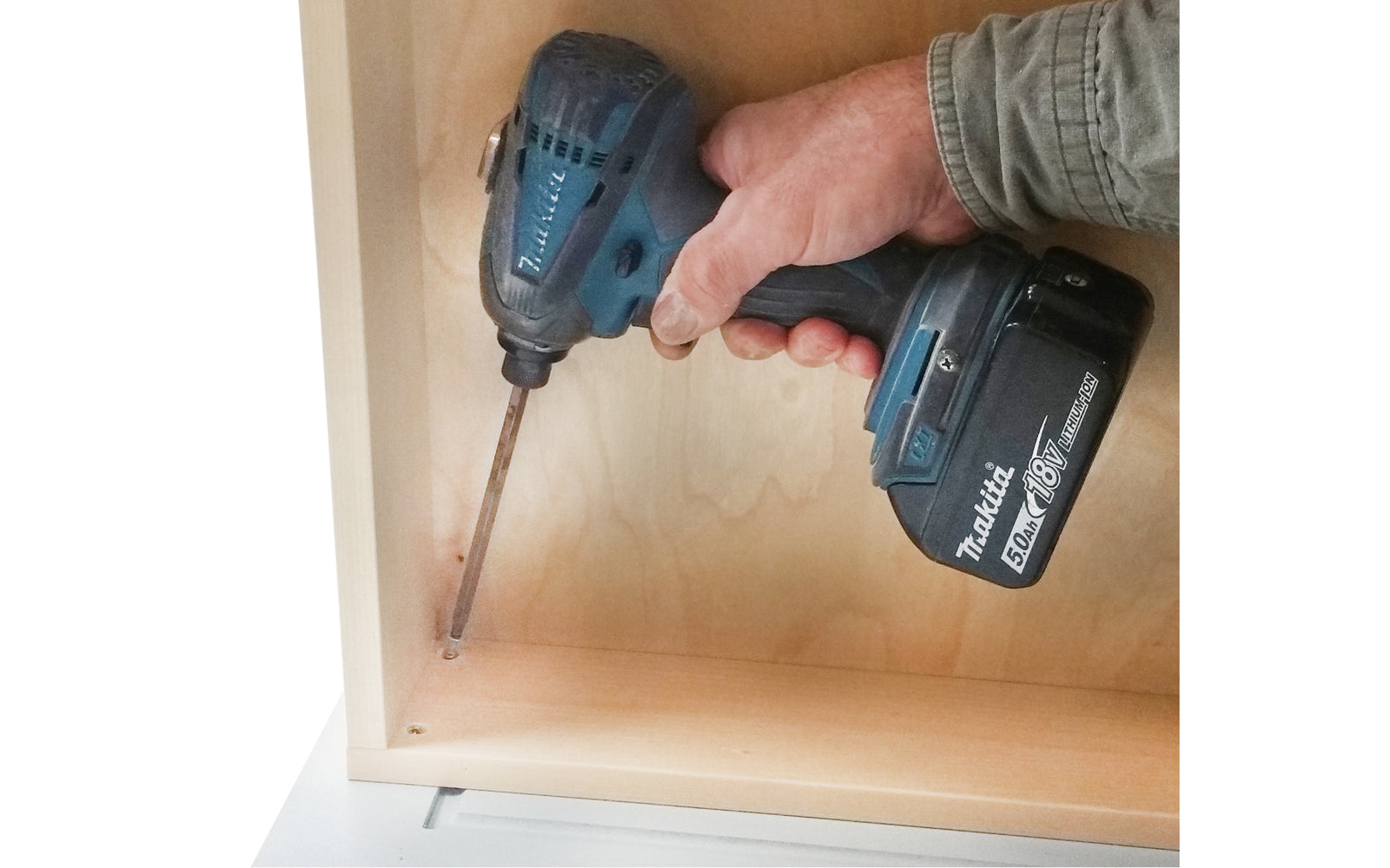 FastCap 15° Drawer Drilling Jig (DDJ) will increase the speed & quality when attaching 5-piece shaker drawer fronts. The DDJ allows you to drill a pilot hole at PRECISELY a 15° angle through the corner of the drawer. FastCap Model 15DDJ. Durable bushings inside jig