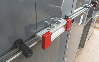 This Bessey "K Body" "Revo" Extender is an easy-to-use clamp extension for all Bessey K Body REVO clamp versions. "K Body" "Revo" Clamp Extender - Two becomes one: Clamping width can be increased by joining two clamps together. Made of sturdy aluminum. Suitable for KRE, KREV, KR, KRV clamps. Model KBX20. 091162008102