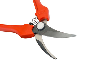 These 7-1/2" long French-made Bahco bypass garden snips are good spring-loaded snips with sharp cutting edges & they give nice smooth cuts when used. Great for harvesting fruits & vegetables, grapes, etc. Also good for use in garden for floral snipping & trimming. Made in France. Model No. P123-19-BULK30. 7311518218218