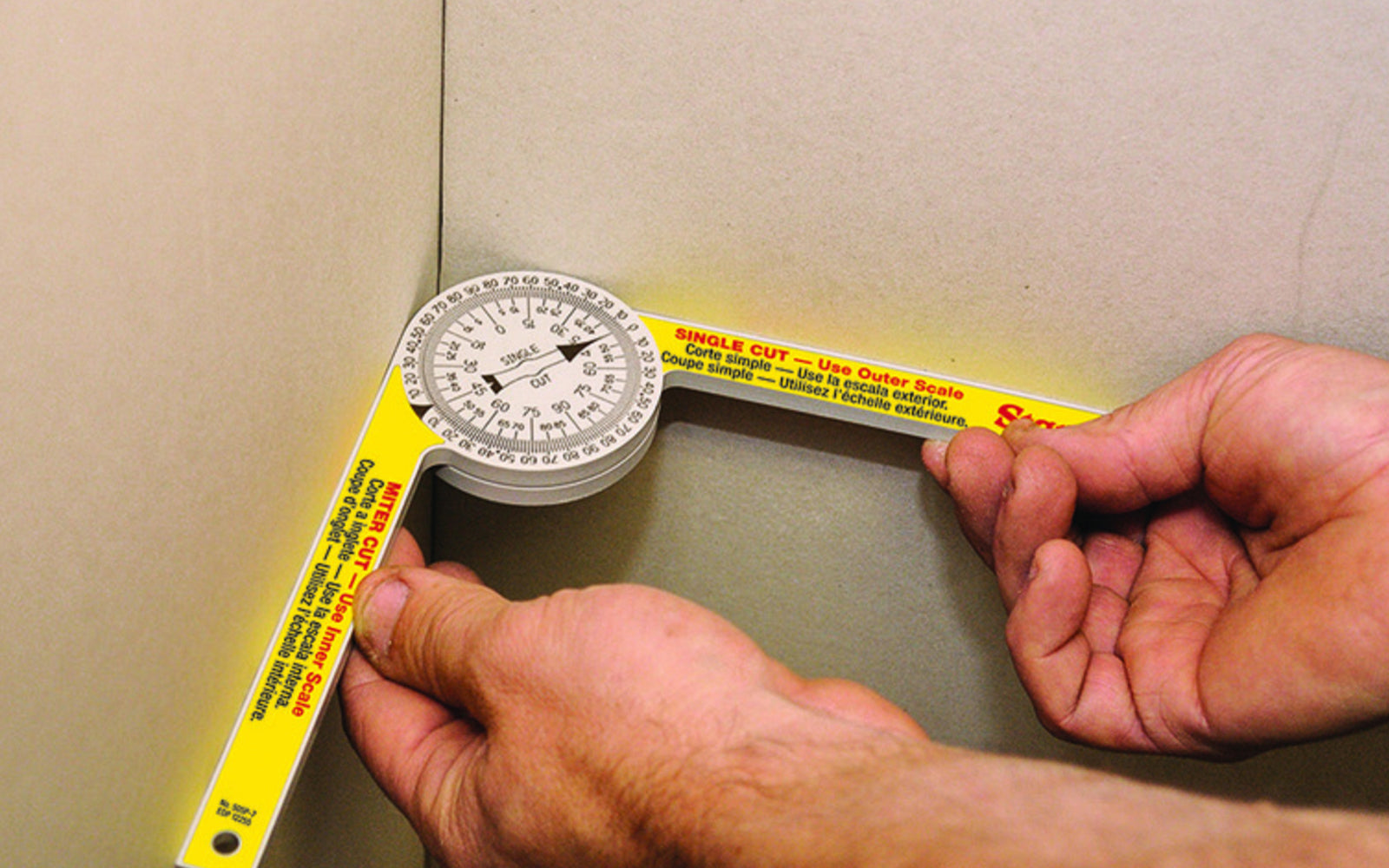 Starrett Plastic Miter Protractor takes error-prone calculations out of the process of miter cuts. Tool is ideal for carpenters, plumbers & all building trades that require the measuring and transferring of angles & invaluable for home use. Model 505P-7